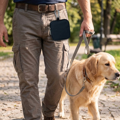Le sac de friandises pour chien noir