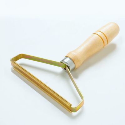 brosse-anti-peluche-bois