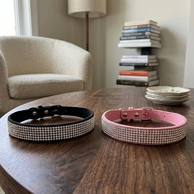 Collier Petit Chien noir et rose