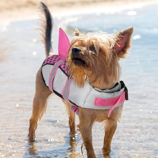 Gilet de sauvetage chien rose aileron requin