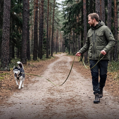 Husky heureux se balade avec Longe pour Chien verte olive