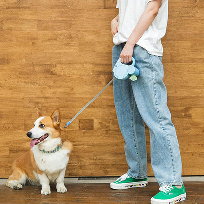 laisse pour chien homme debout