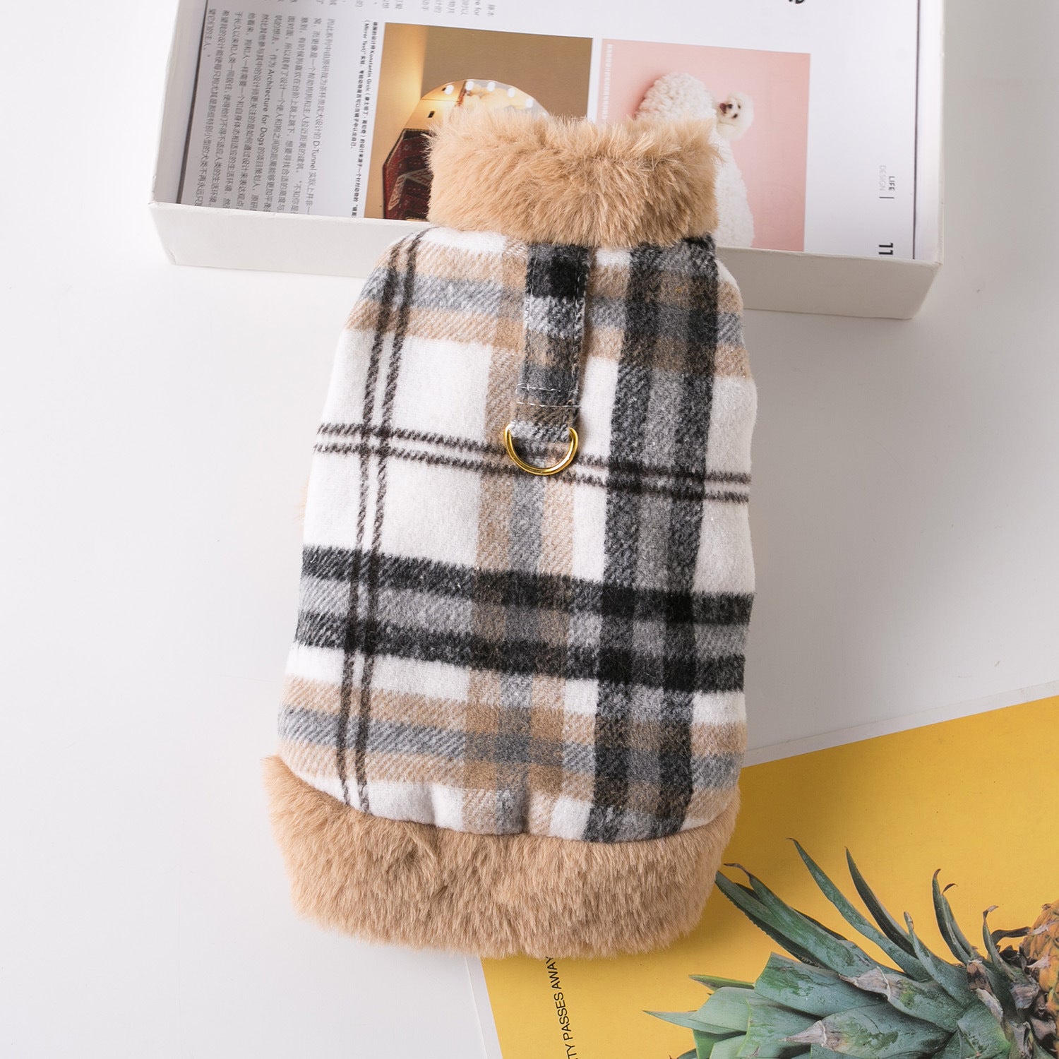 manteau pour chien brun attache laisse