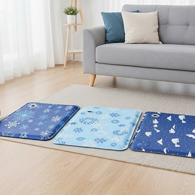 Tapis rafraîchissant Chien trois tapis posé au sol de maison